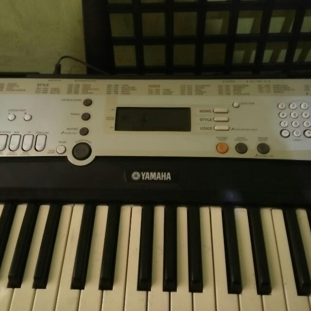 Keyboard Yamaha PSR E203, Musik & Media, Alat di Carousell