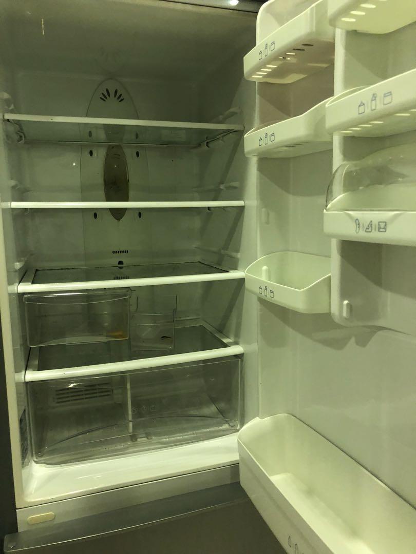 LG 300L double door fridge in excellent condition, Home Appliances