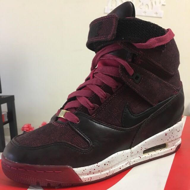 Nike air revolution sky high outlet