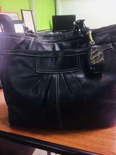 Coach bag authentic.BUY ONE TAKE ONE PROMO