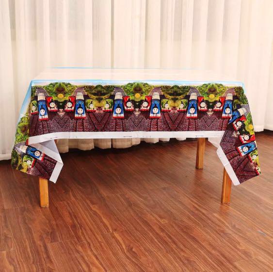 train table with cover