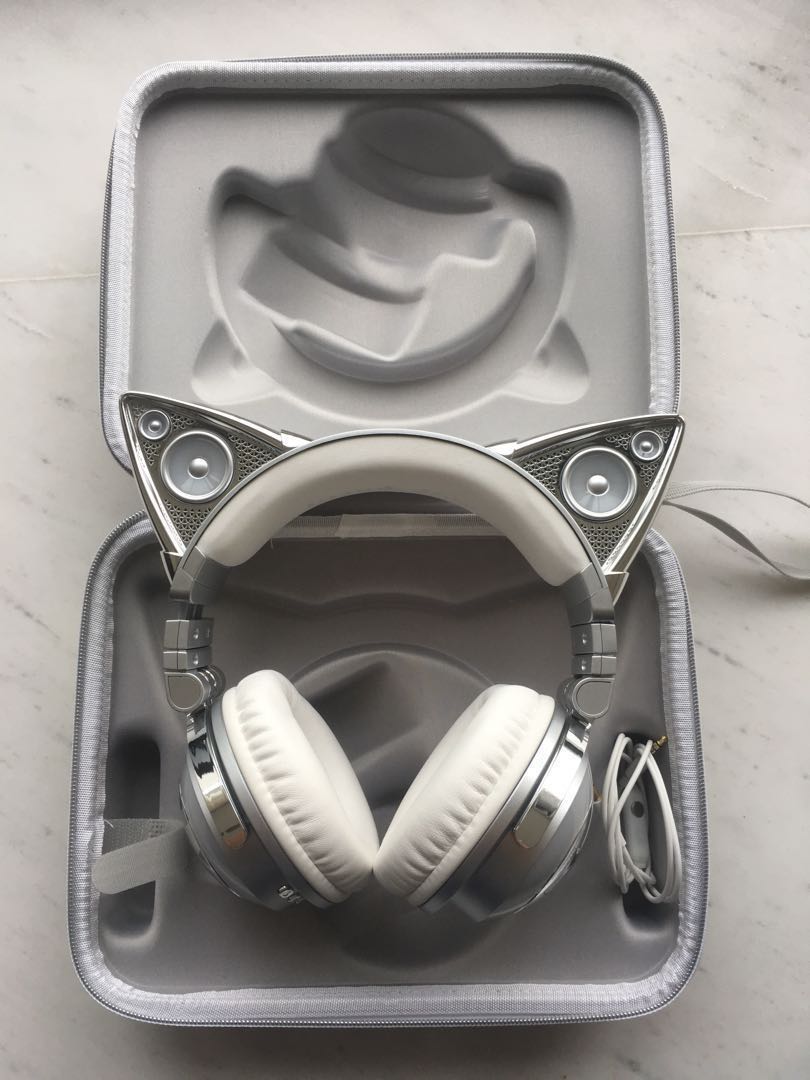Ariana grande best sale limited edition headphones