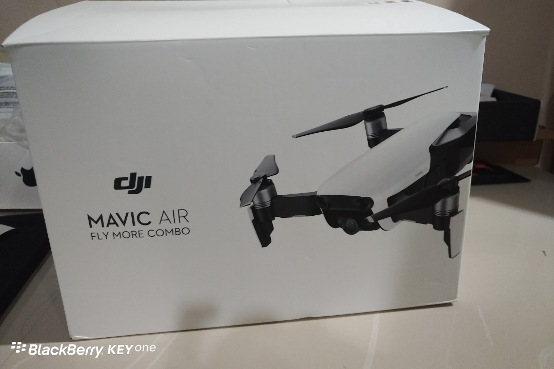 DJI MAVIC AIR FLY MORE COMBO U11X fullset with box bought 2 week old