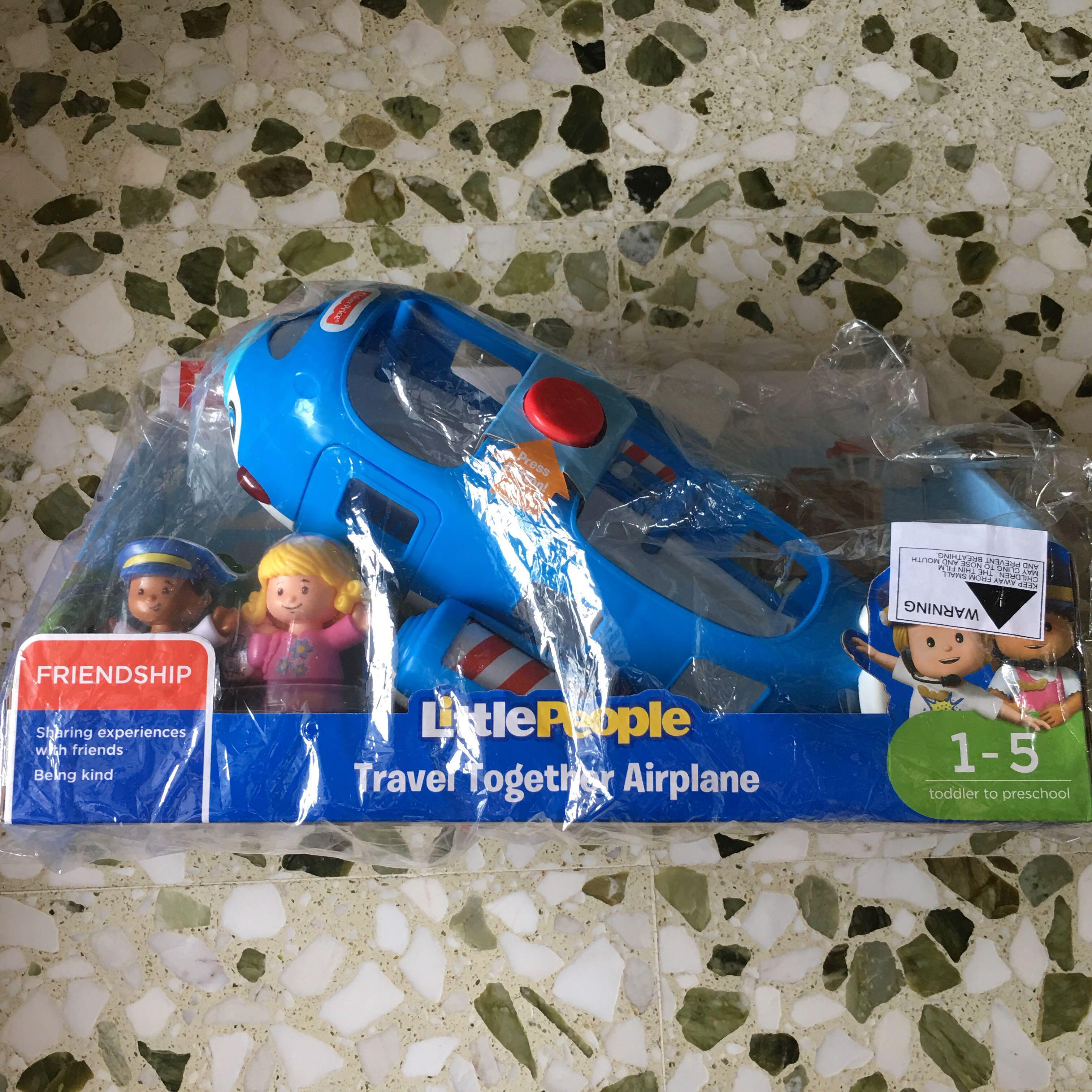 Little people travel together online airplane
