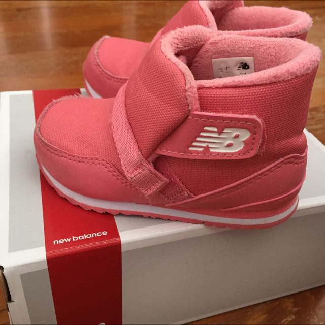 New balance boots kids deals