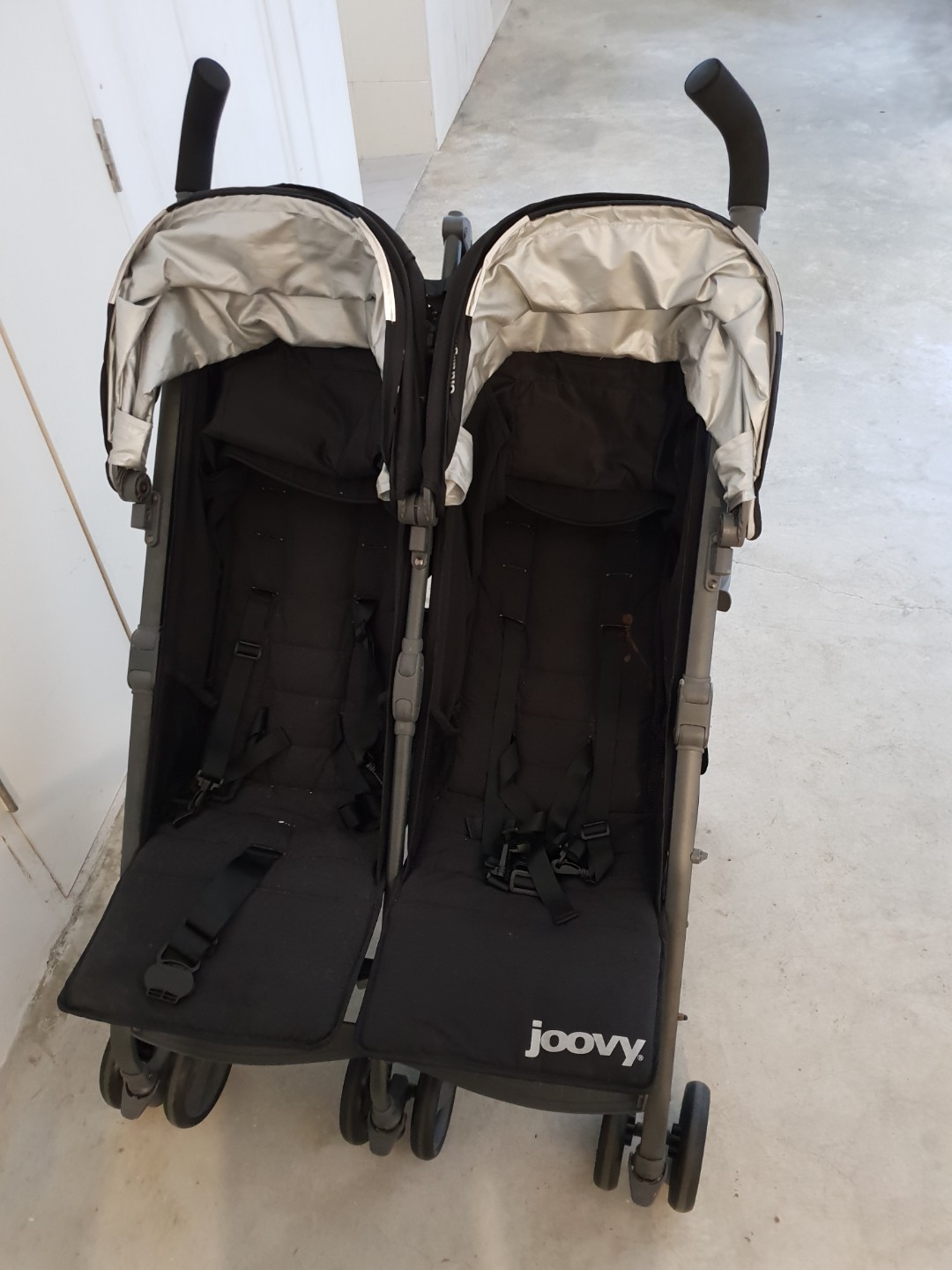 Joovy twin sale umbrella stroller