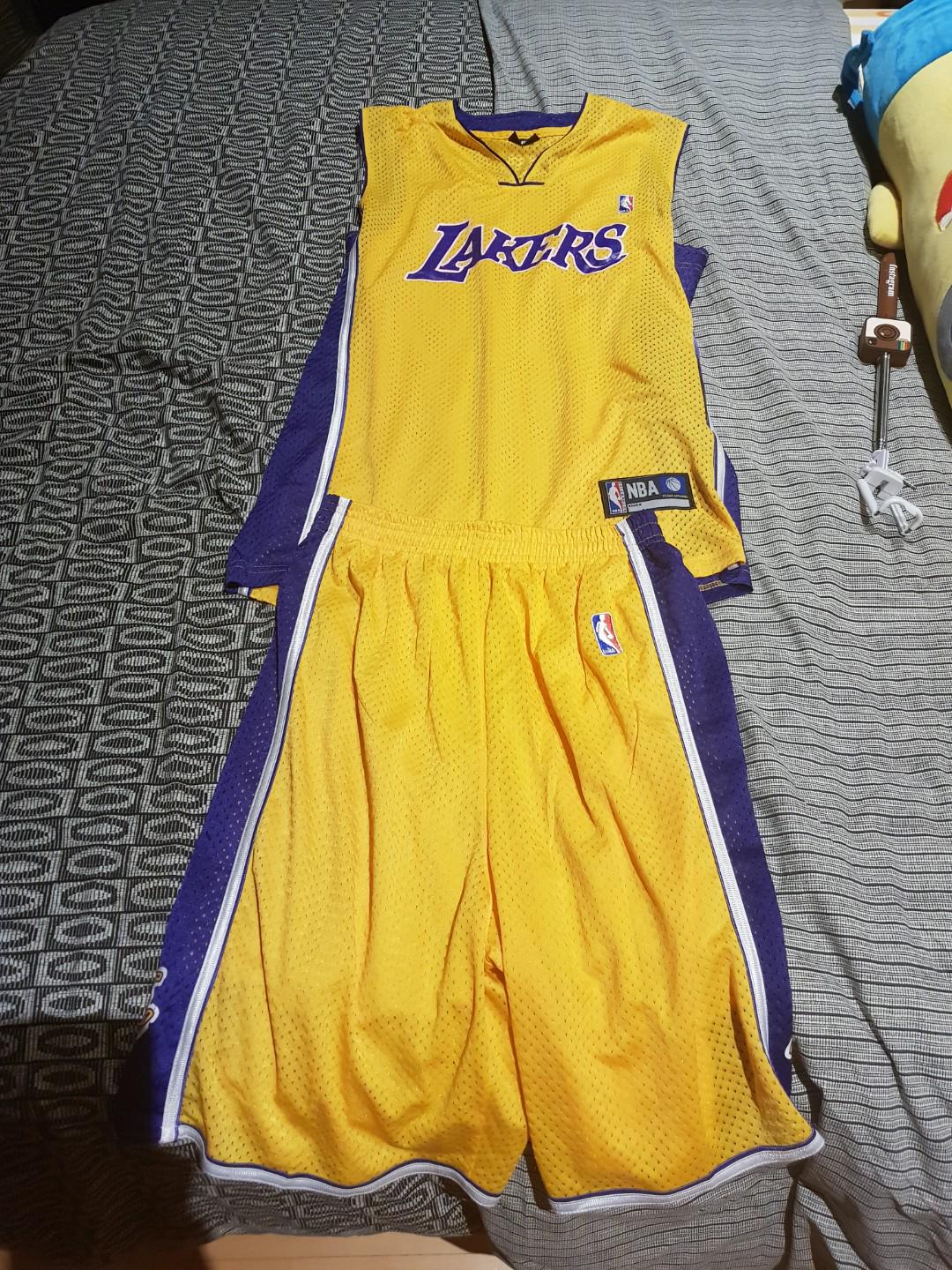 LA Lakers jersey with no number and 
