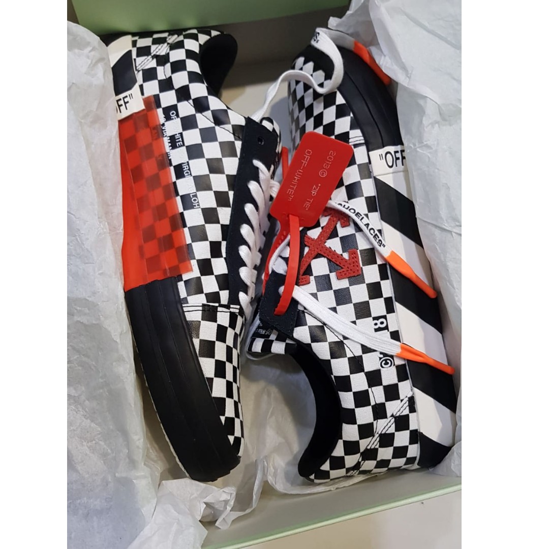 Off white vulc shop low top checkered