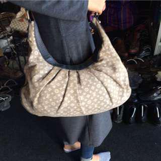 Preloved Almost Like New Louis Vuitton NéoNoé MM, Luxury, Bags & Wallets on  Carousell