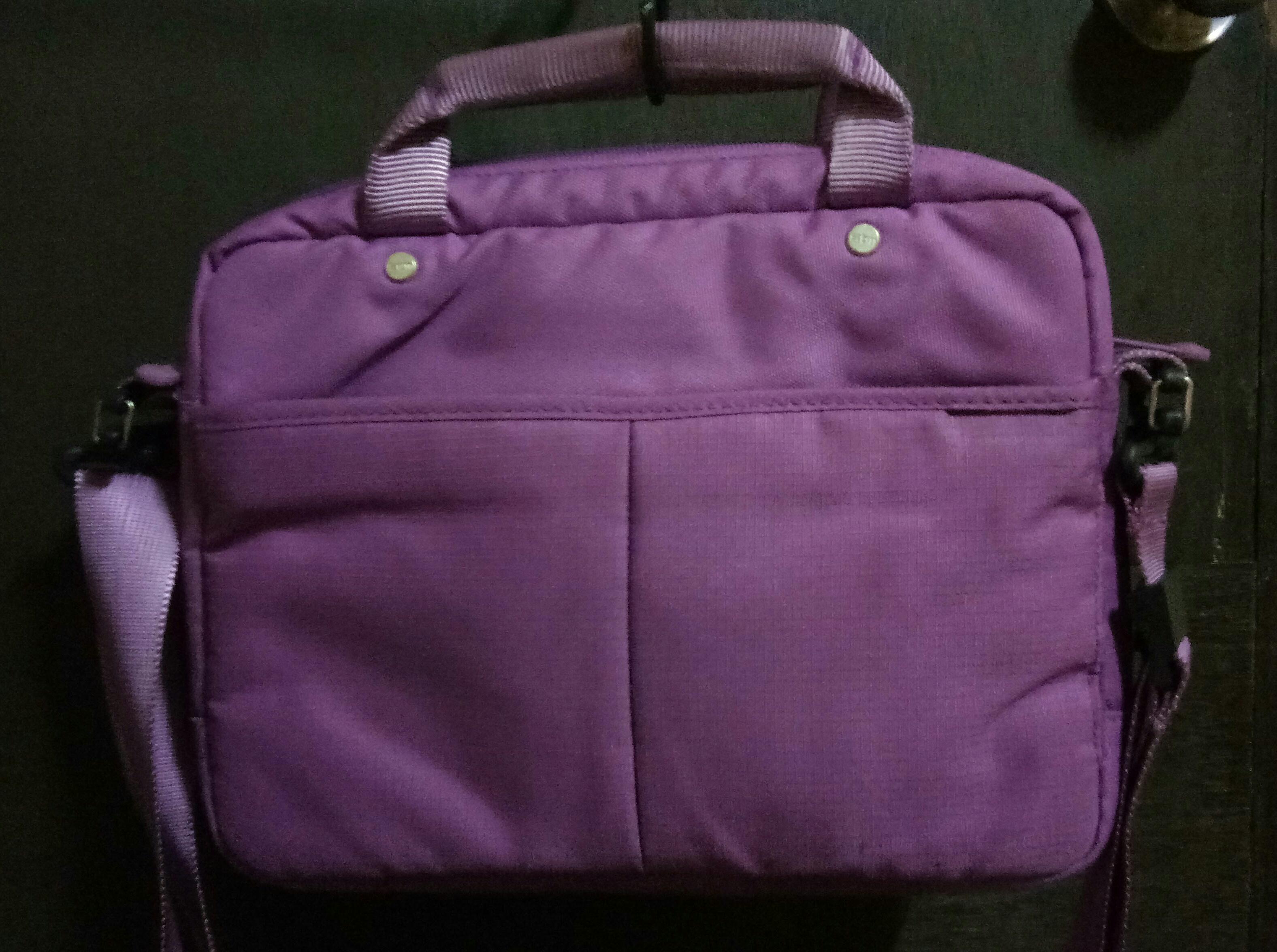 STM Australia laptop/tablet bag, Women's Fashion, Bags & Wallets, Purses & Pouches on Carousell