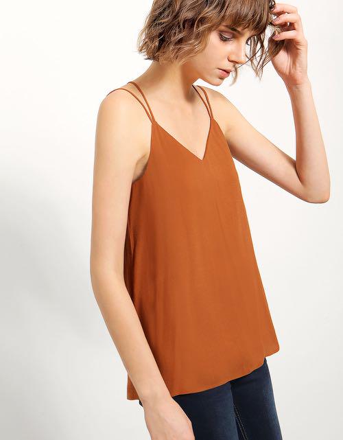 BNWOT SaturdayClub cross strap cami camisole top in caramel / brown / burnt  orange, Women's Fashion, Tops, Sleeveless on Carousell