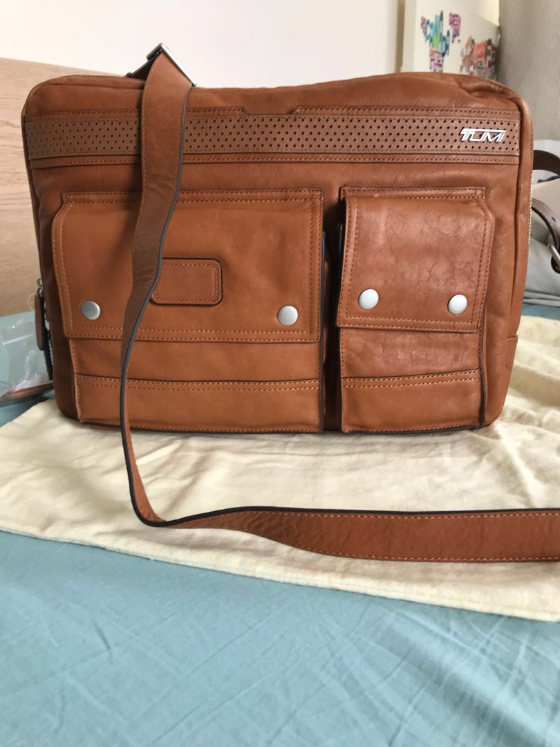 Tumi ducati top