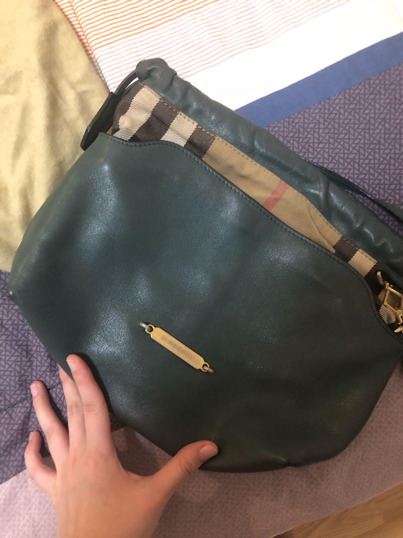 Burberry sling bag green Women s Fashion Bags Wallets Cross body Bags on Carousell
