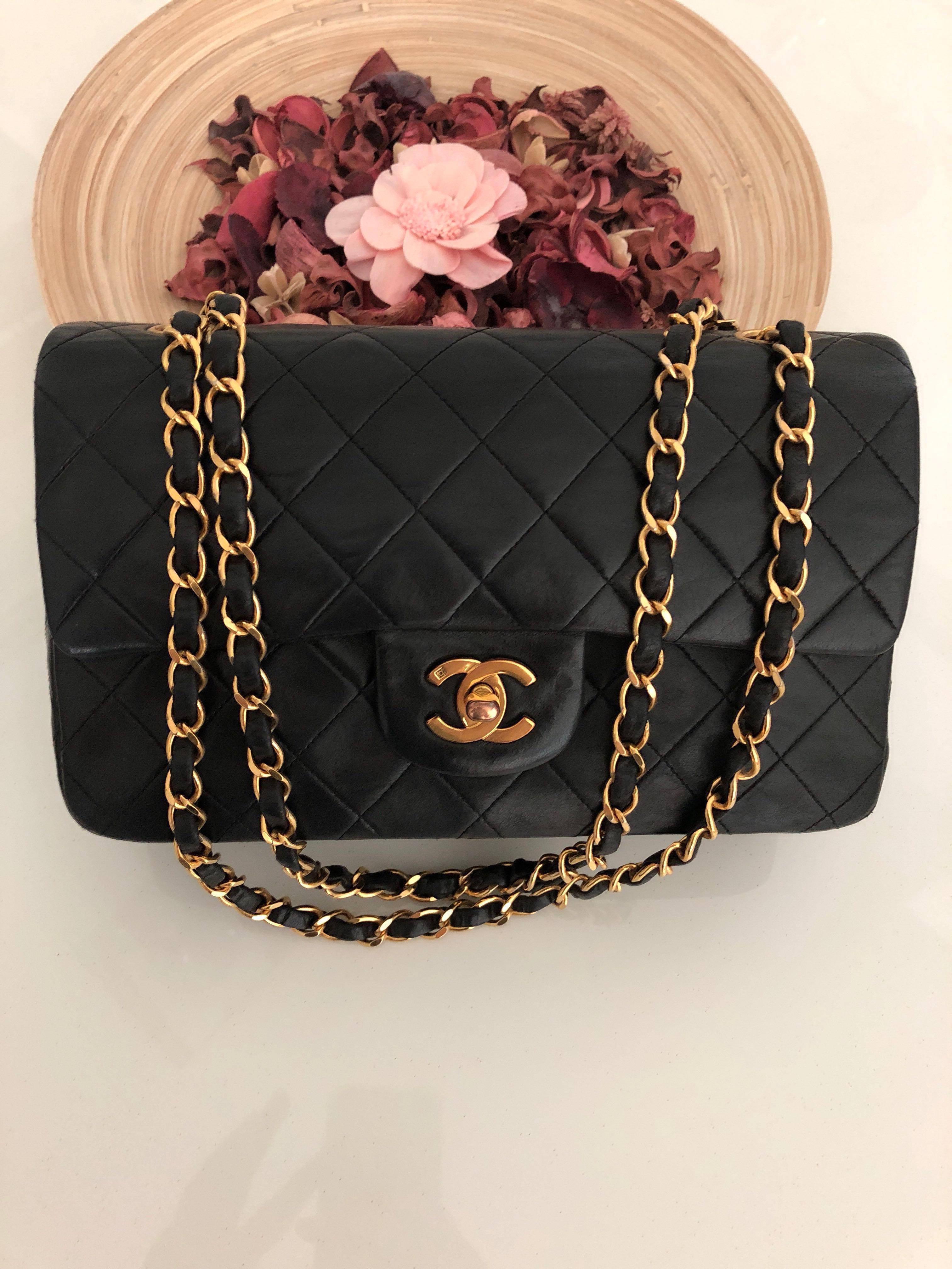 Vintage Chanel CC logo leather tassel oval bag