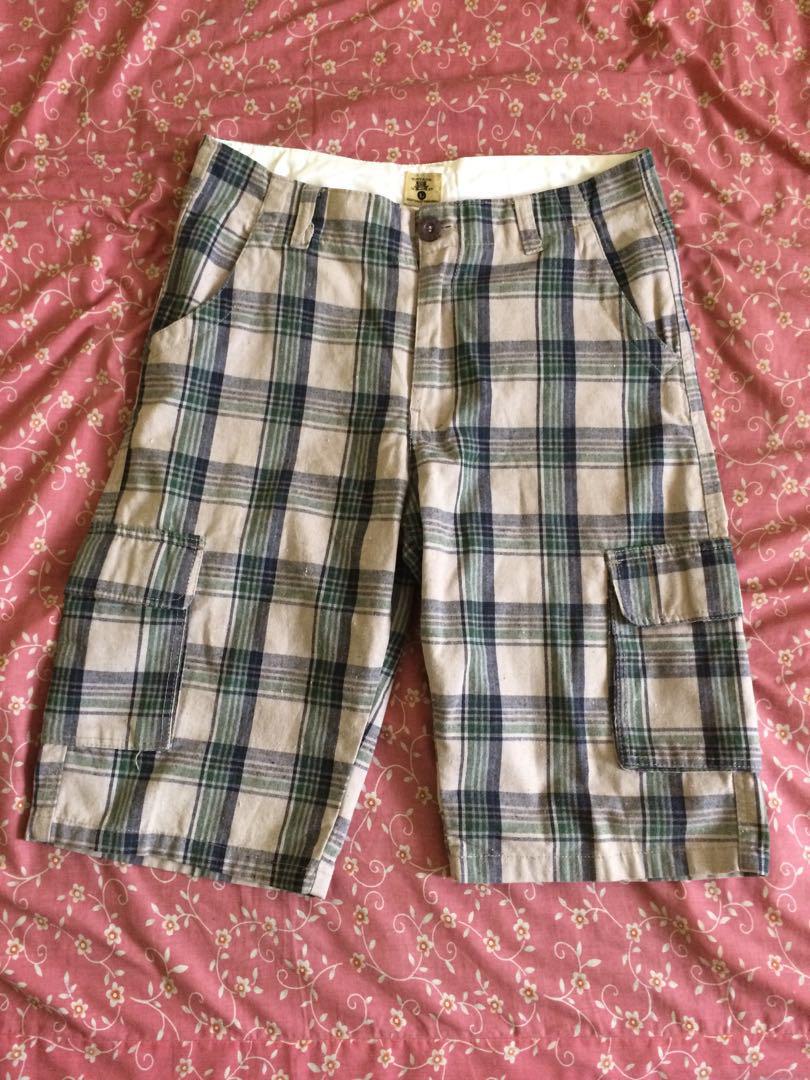Checkered Shorts (Category: Shorts) located in Cainta. Submitted by laaaaance (Listing ID 184957105, Image 1). Description: Used twice 😊 Pwede din siyang M kasi nasa 32 or 33 lang waist line niya Rfs : Decluttering Meetups Only 😊 • SM East Ortigas ( Any Day ) • LRT 2 Cubao Station or Gateway ( Week Days Only ) .
