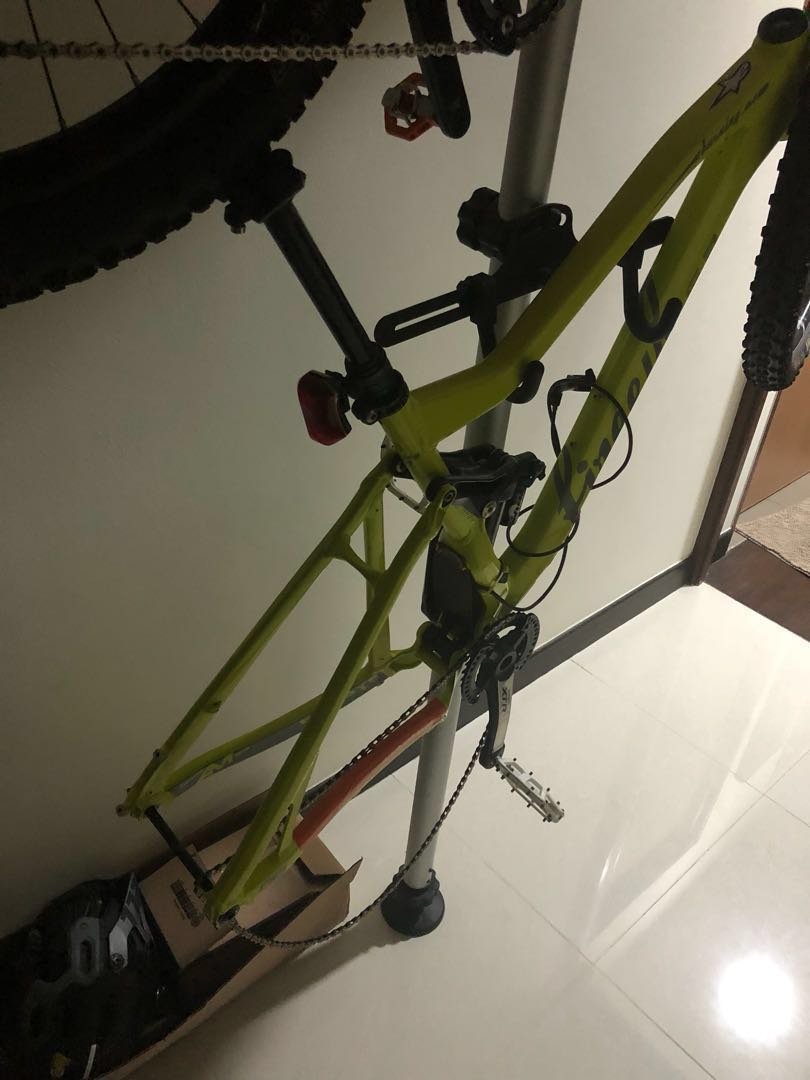 Fireeye AM Burning 6.3 frame, Sports Equipment, Bicycles & Parts ...