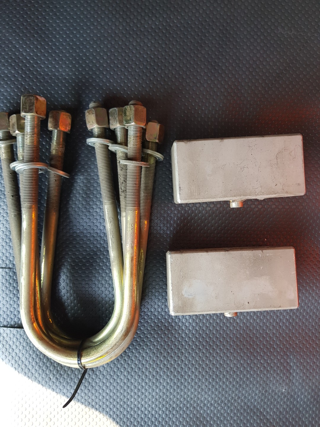 Toyota Hiace Lowering Kit 2.5, Car Accessories, Accessories on Carousell