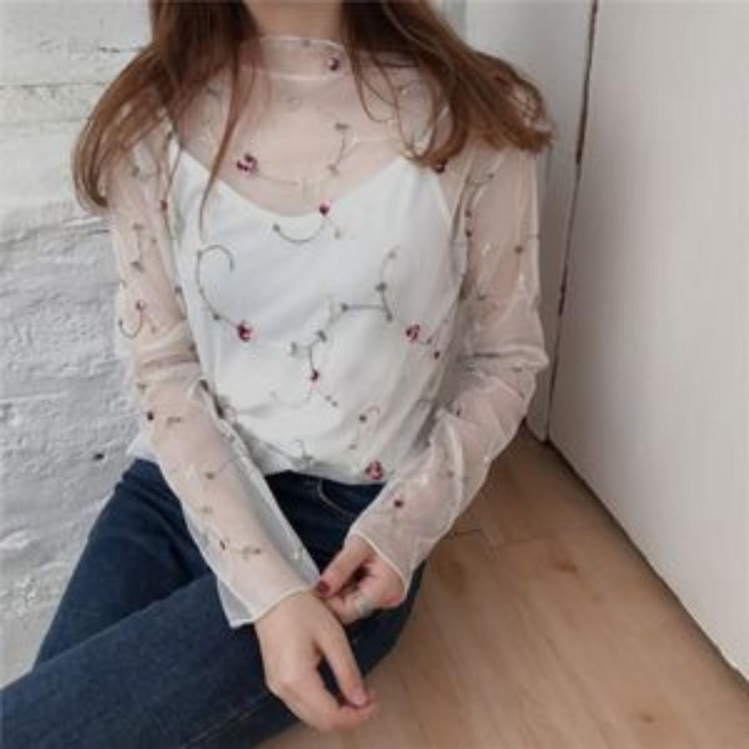 White floral mesh top sales