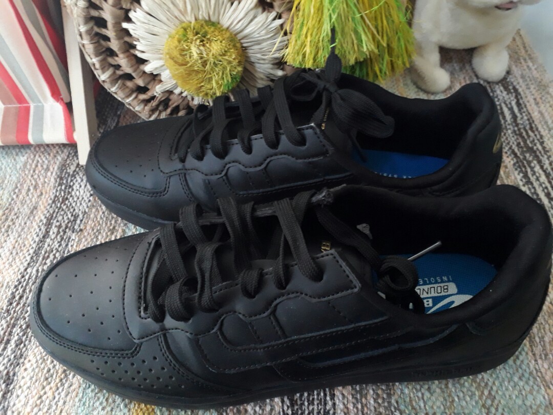 WORLD BALANCE Leather shoes