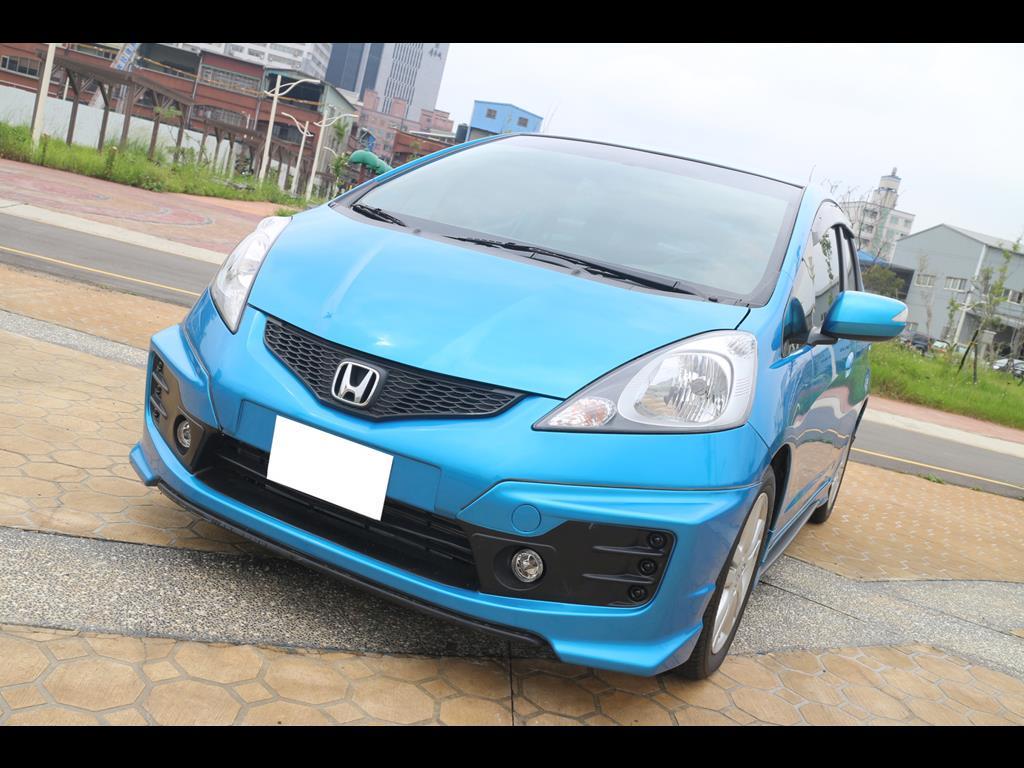 10年fit 藍色頂級快撥熱門車中古車二手車 汽車 汽車出售在旋轉拍賣