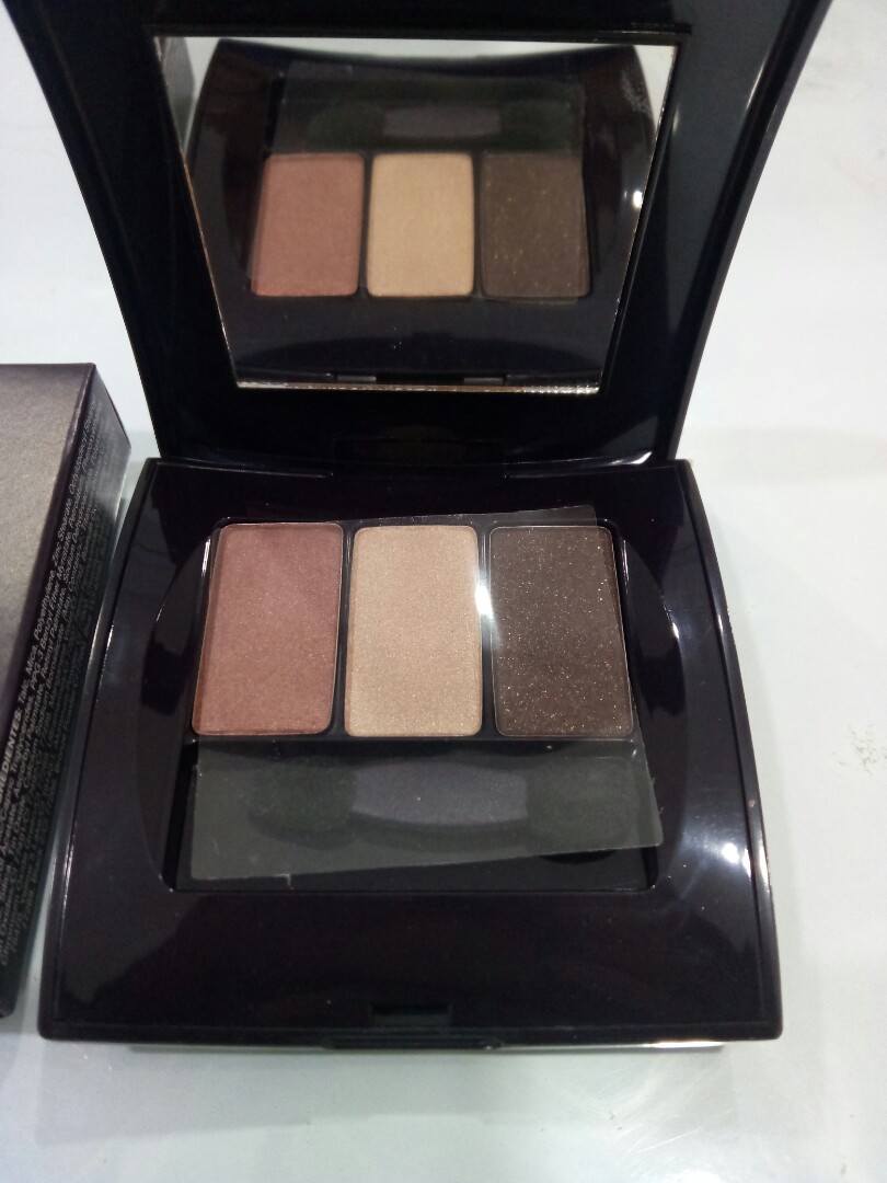 JAFRA POWDER EYESHADOW TRIO, Kesehatan & Kecantikan, Rias Wajah di Carousell