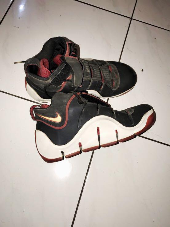 zoom lebron 4