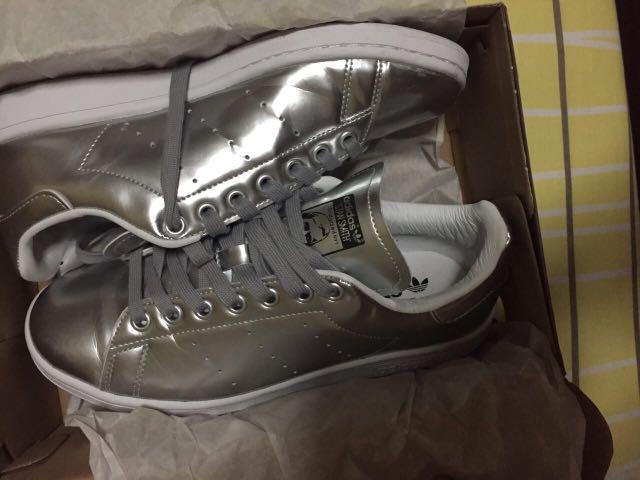 metallic stan smith