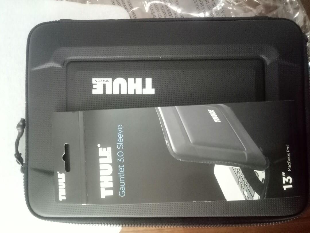 thule gauntlet macbook