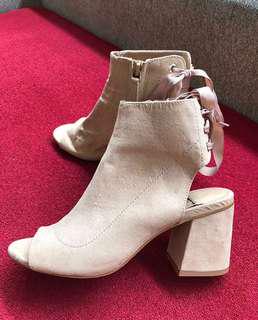 STRADIVARIUS HEELS