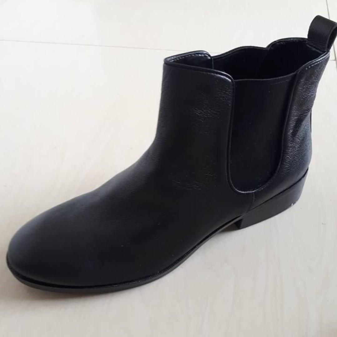 Cole Haan Women s Landsman Bootie Ii Ankle Boot Women s Fashion Footwear Boots on Carousell