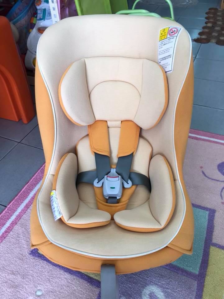 Combi coccoro sale convertible car seat