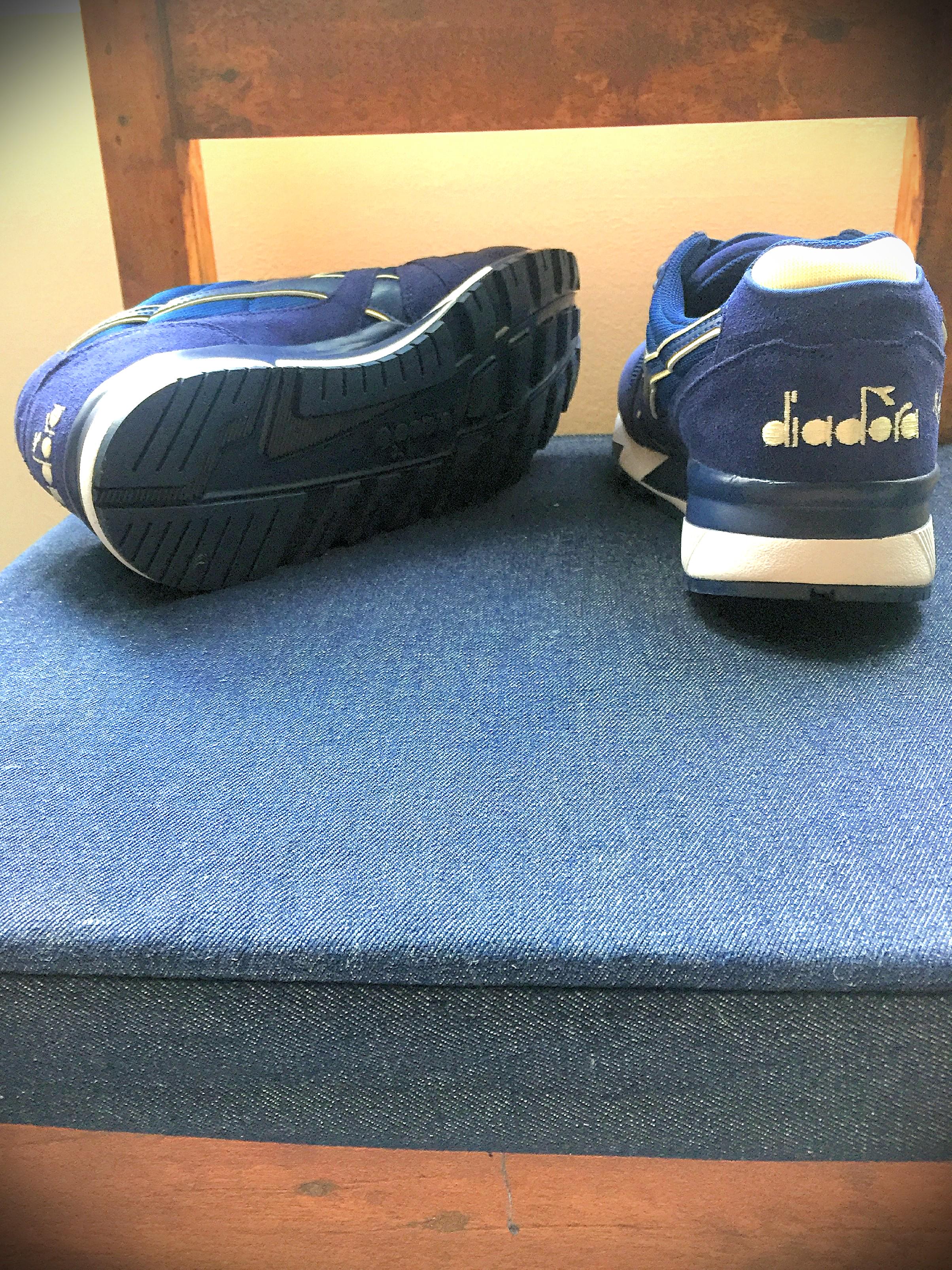Diadora N 9000 III Navy Blue Fesyen Pria Sepatu Sneakers di