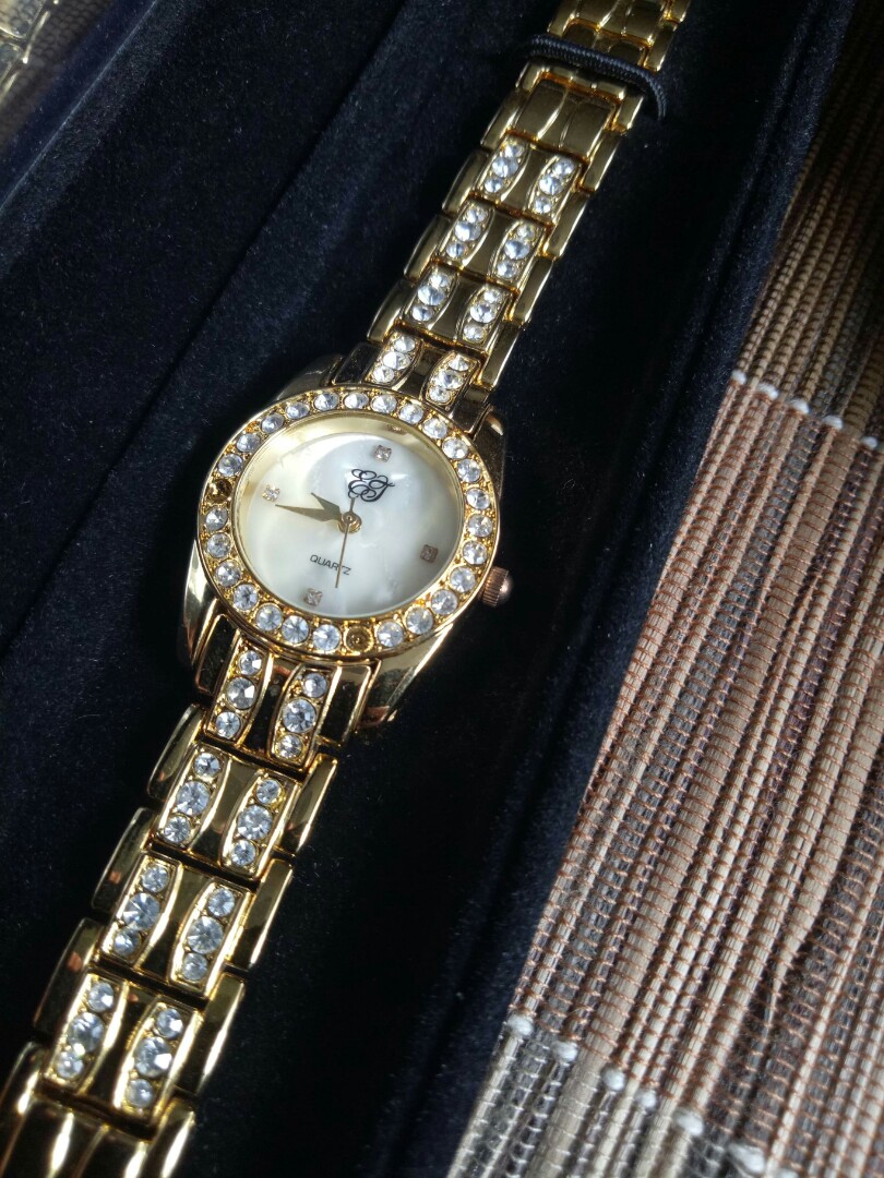 Elizabeth taylor white best sale diamonds watch value