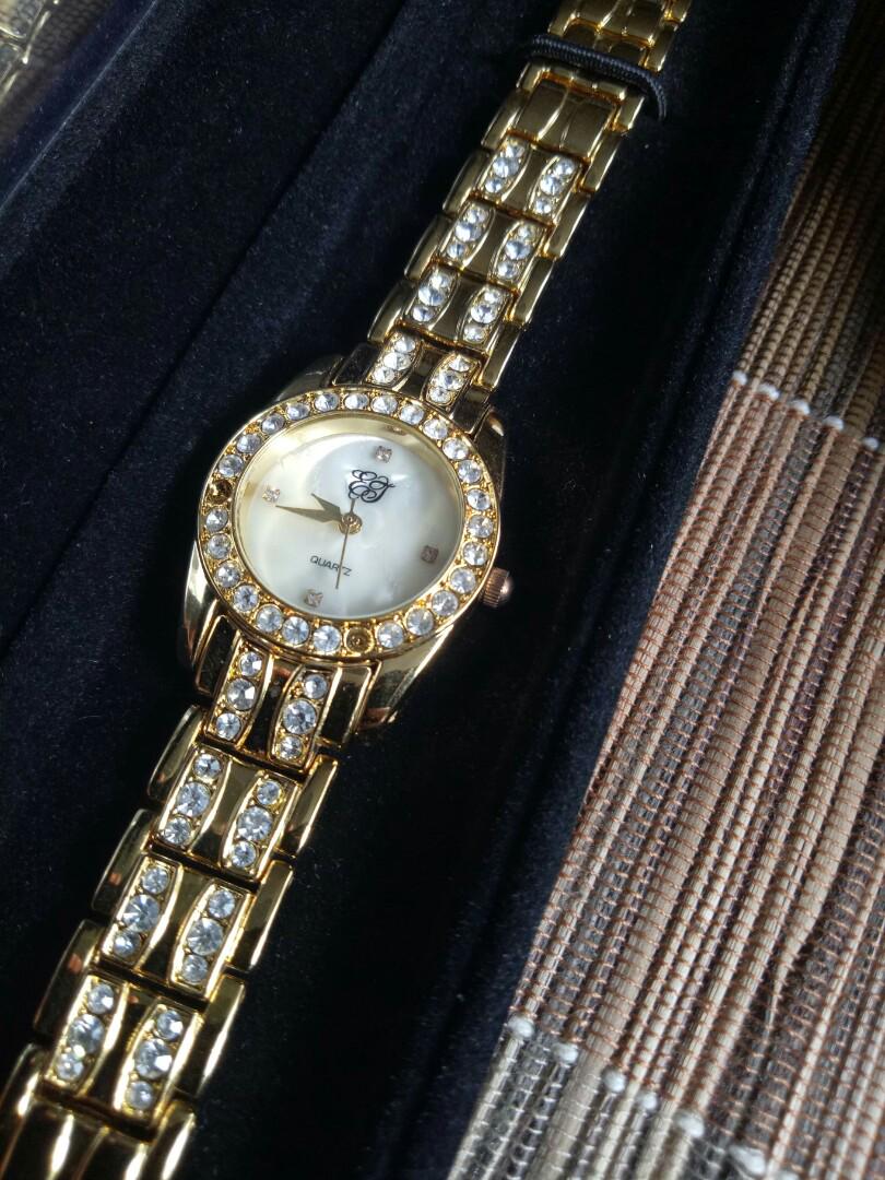 Elizabeth Taylor White Diamonds Gold Watch Women s Fashion