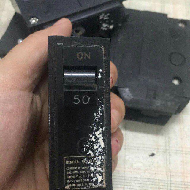 GE Circuit Breaker (Category: Everything Else Others) located in Manila. Submitted by 1075pcampadormitory (Listing ID 153523290, Image 1). Description: Used but in good condition 240 volts Please visit our page for more affordable items..:) See yah!..