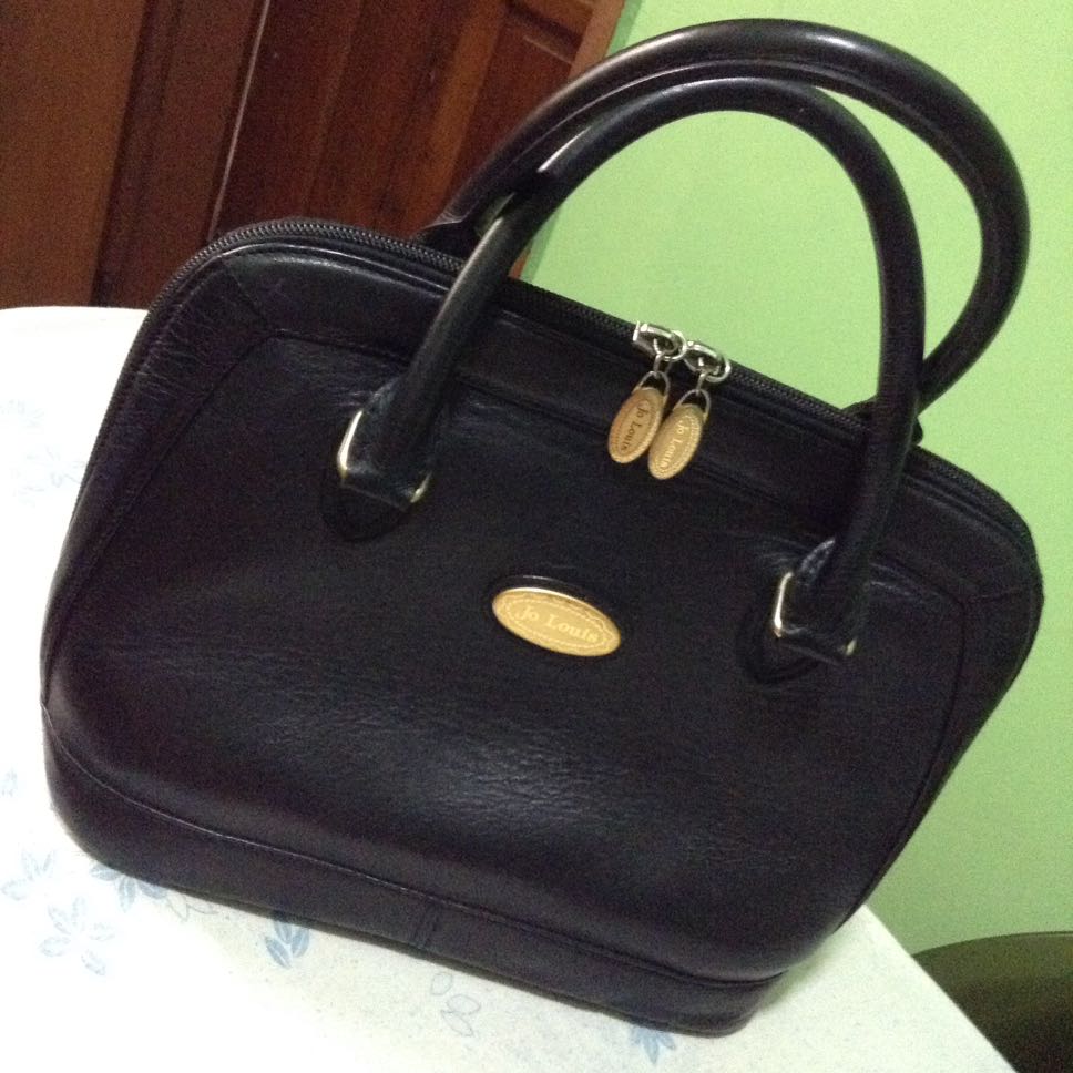 black real leather purse