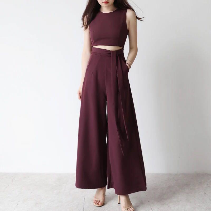 loose pants with crop top