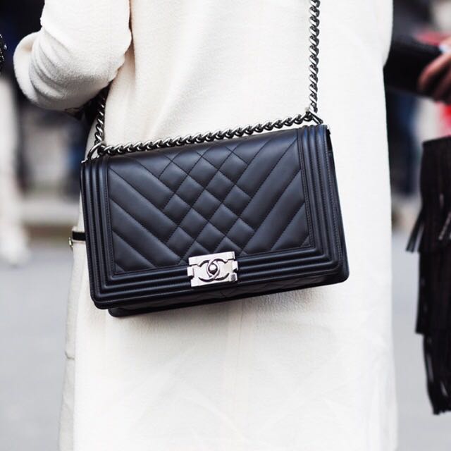 chanel boy bag silver