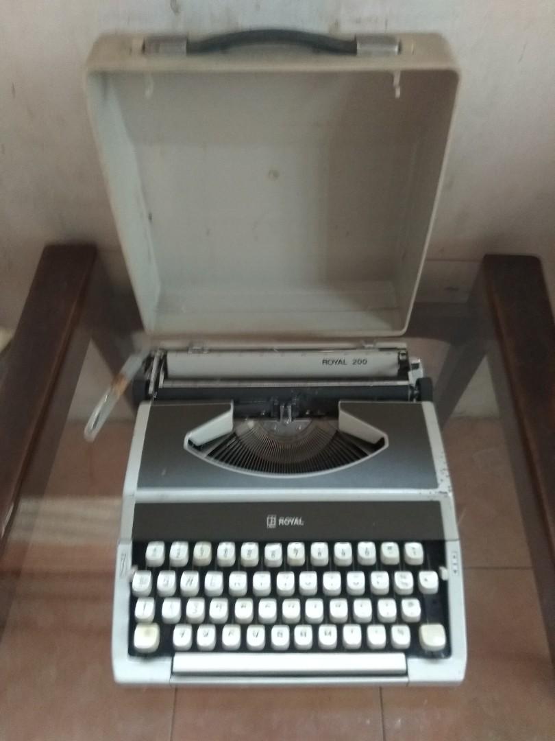 Mesin Tik Merk Royal 200 Antik Pajangan Di Carousell