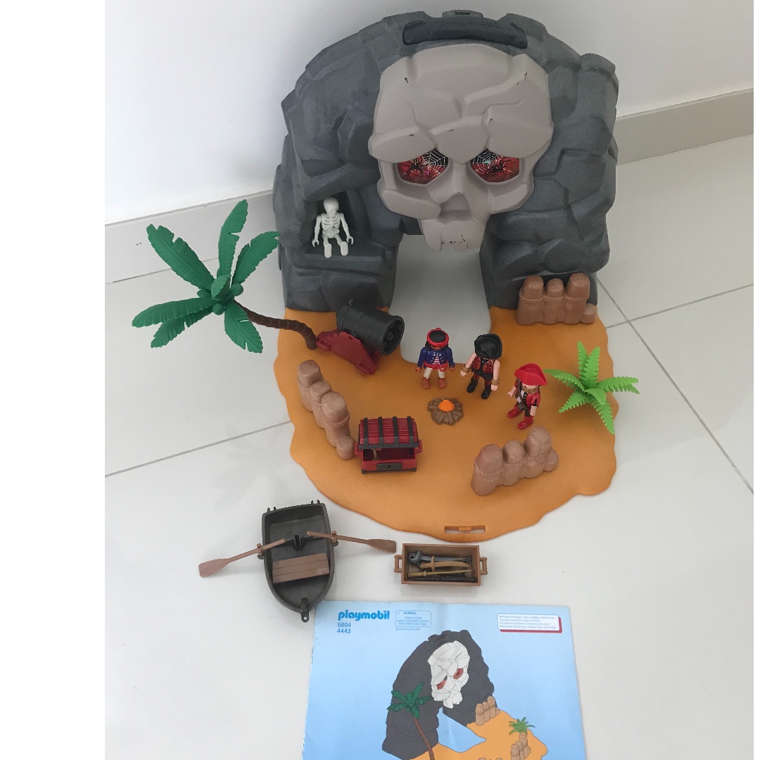 Playmobil pirate skull island hotsell