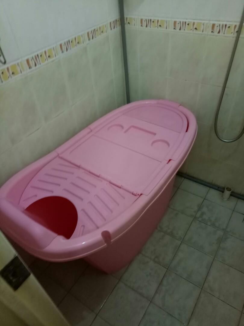 PORTABLE PLASTIC BATHTUB / HDB BATHTUB / SMALL SOAKING TUB / ADULT