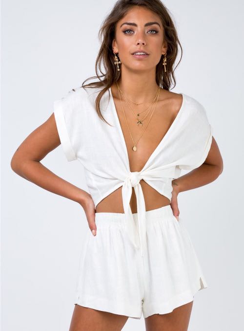 Princess polly store beach house shorts