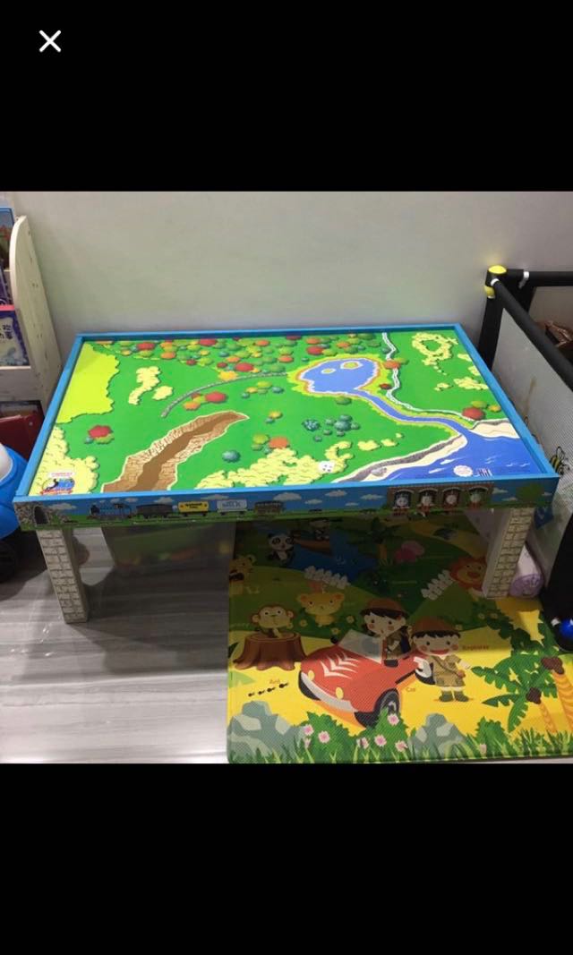 thomas play table