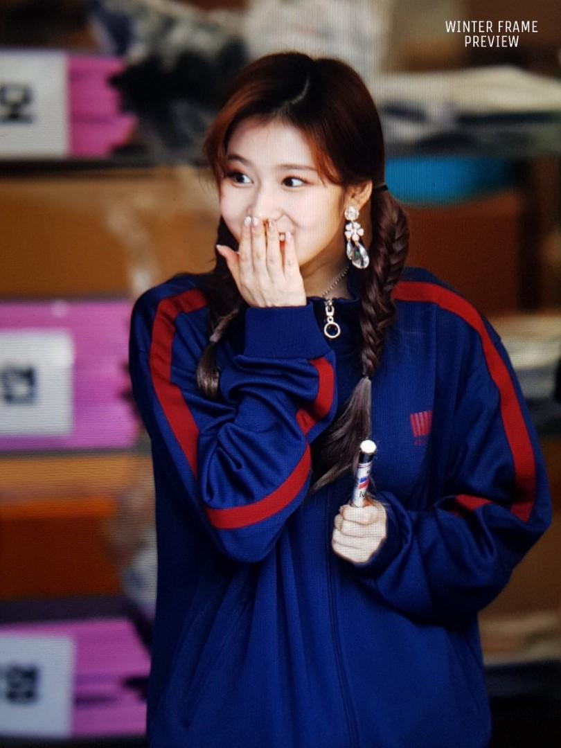 [TWICE] Momo Designed Tracksuit