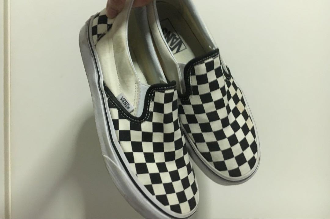 checkerboard slip on vans 5.5