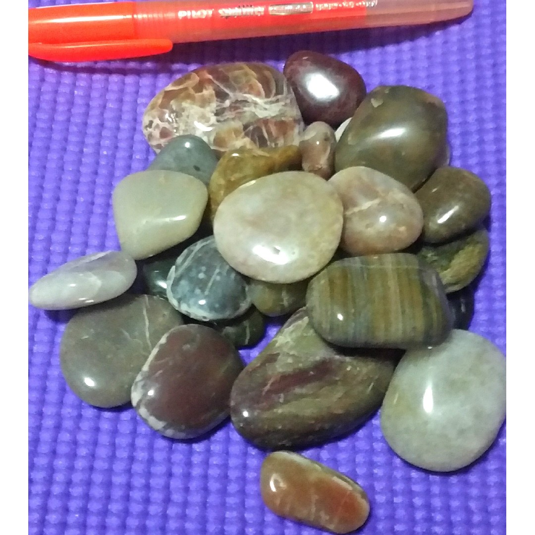 Various Sized Colored Decorative Artificial Marble Pebbles