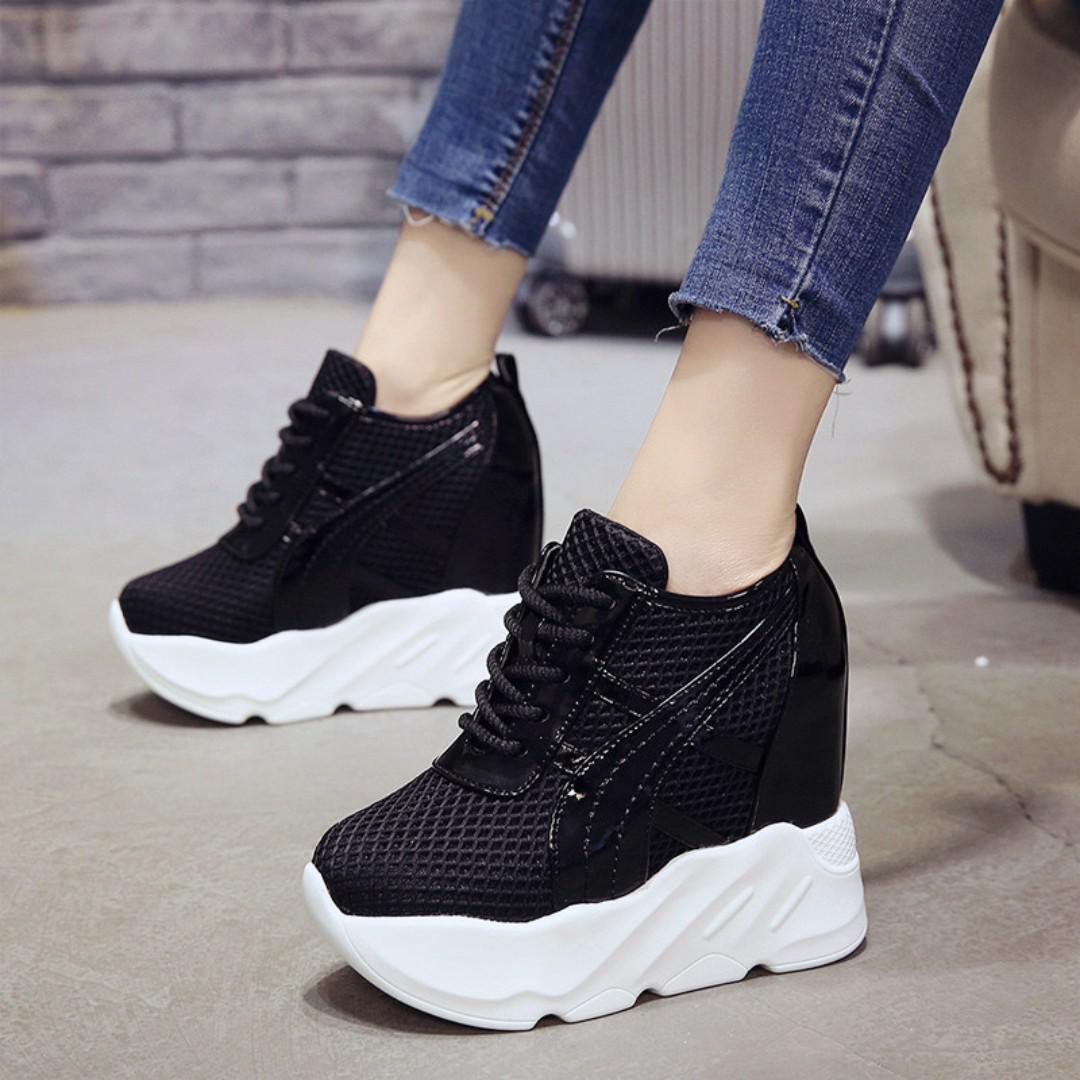 Sepatu sport high heels sales