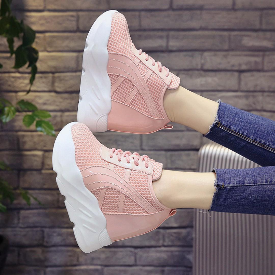 Sepatu sport high discount heels