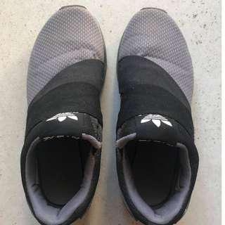 Adidas slip on flux base