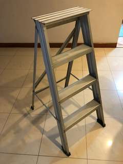 4 Step Ladder